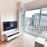Cityview at park side, Antwerp, free indoor parking