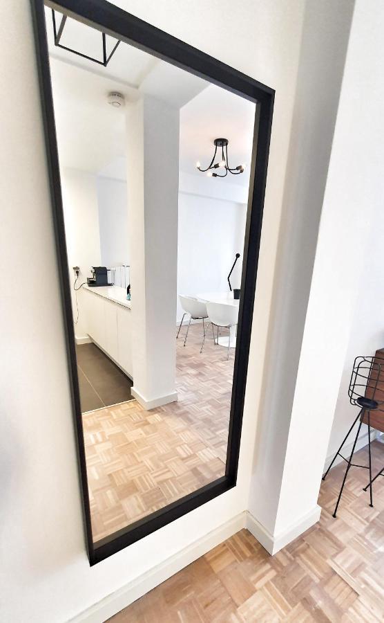 Apartment Cityview At Park Side, Antwerp, Free Indoor Parking *